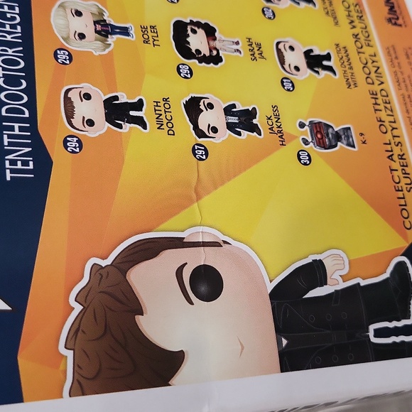 Funko Pop! Doctor Who - Tenth Doctor Regeneration #319 (Glow in the Dark) - Picture 5 of 8